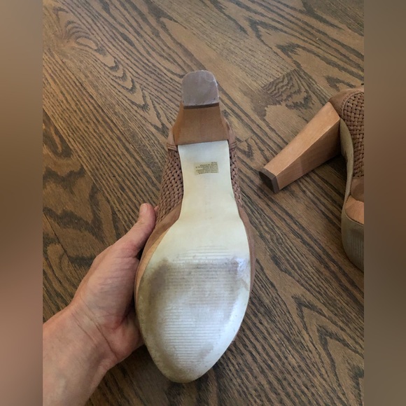 Banana republic 3” heel sandal NWOT - Picture 2 of 6